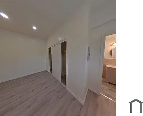 4909 Almayo Ct #C — Photo 3