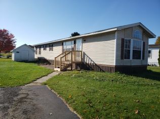 3633 Hawthorne St, Clarkston, MI