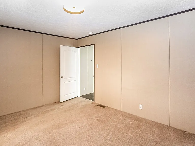 106 Barkley Ln — Photo 12
