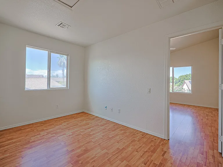 3225 N 130th Ave — Photo 31