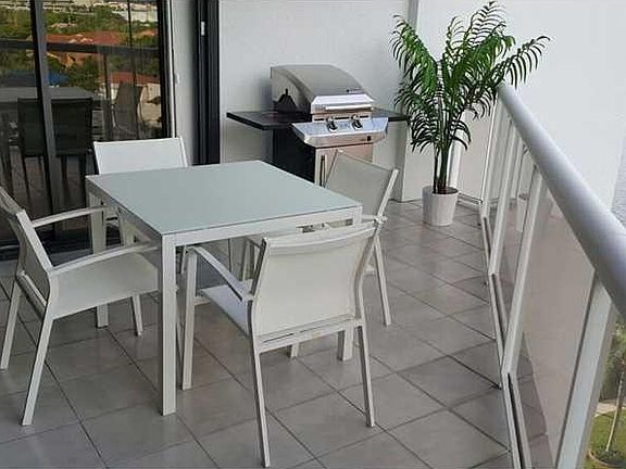 3rd image of 3610 Yacht Club Dr APT 811