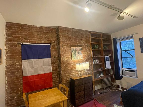2nd image of 333 E 85th St APT 4D