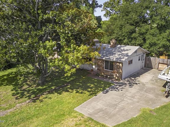 3rd image of 1962 CYPRESS Avenue
