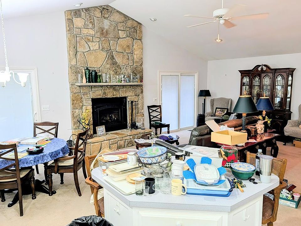 1st image of 446 E Cove Rd