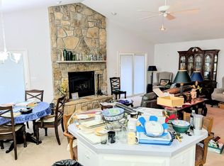 446 E Cove Rd, Monterey, TN 38574