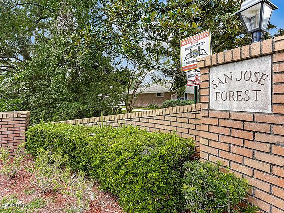 3rd image of 2468 Saragossa Ave