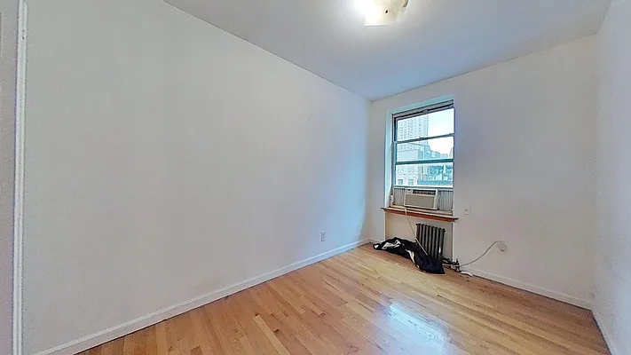 Rented by Bond New York | media 25