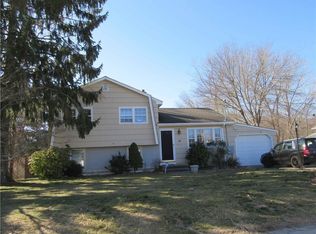 10 Doreen Dr, Westerly, RI 02891
