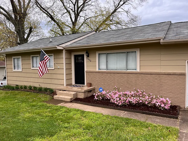 1222 Echo Dr — Photo 1