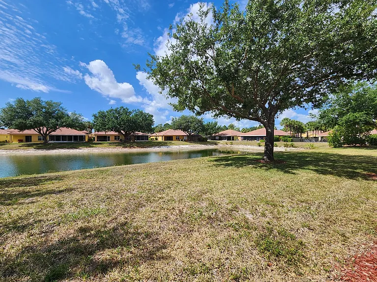 18261 Minorea Ln — Photo 5