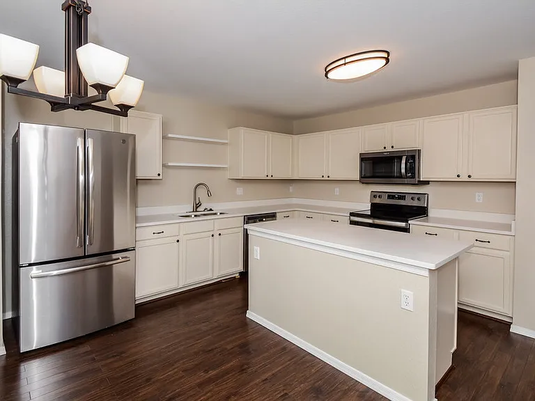 15331 W Cameron Cir — Photo 6
