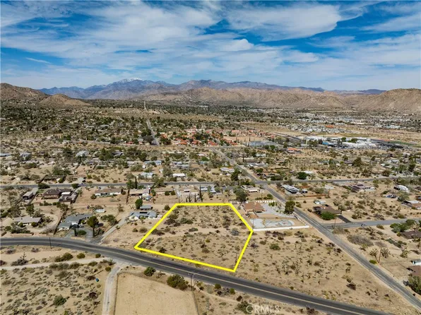 123 Joshua Ln, Yucca Valley, CA 92284