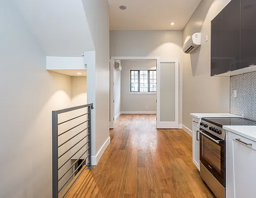 Rented by Nooklyn NYC LLC | media 21