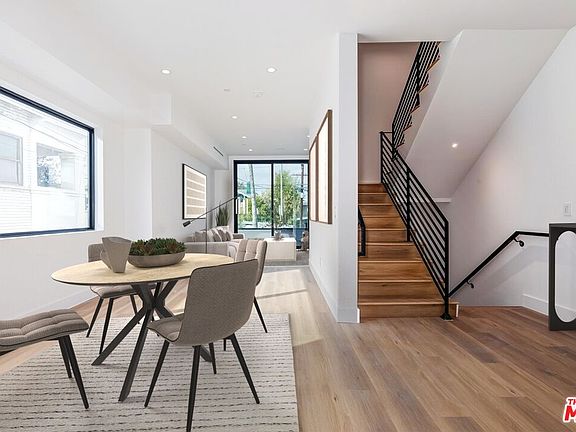 3rd image of 1436 Edgecliffe Dr #103