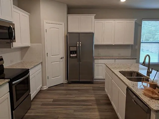 8194 Fairlane Dr — Photo 15