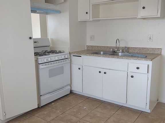 3rd image of 334 E Johnston Ave