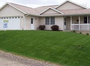612 Pleasant St, Brooklyn, IA 52211