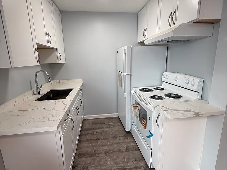 51 W 4th Ave #4 — Photo 4
