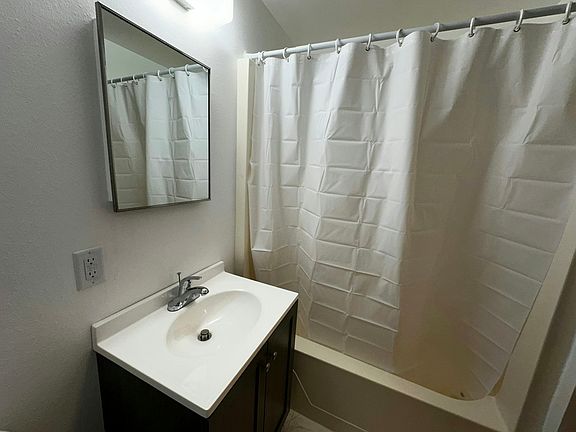 2nd image of 104 Philadelphia St #3