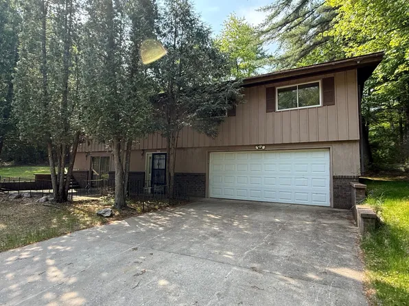 4492 Highlander Rd, Rhinelander, WI 54501