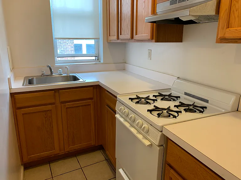 1125 Commonwealth Ave — Photo 8