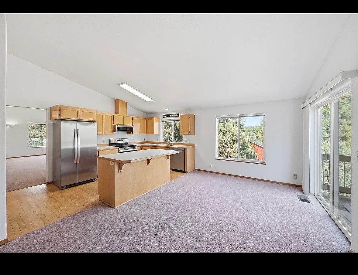 3 bed, 1583 sqft, $2,600 — Photo 4