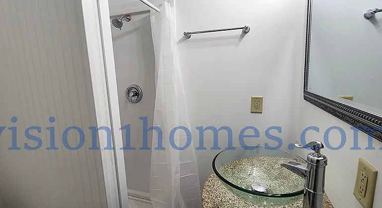 2076 W Wayne St — Photo 10