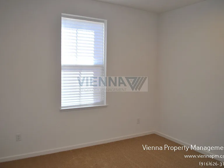 101 Chesapeake Ct — Photo 8
