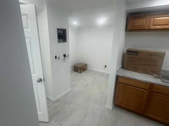2nd image of 2671 Bainbridge Ave #S