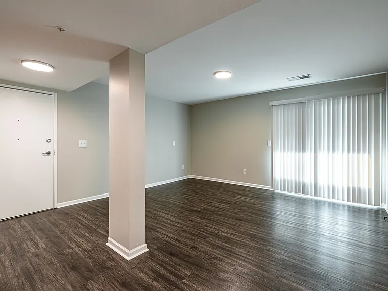 Maple Hills Apartments — Photo 3