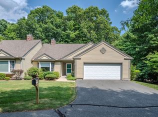 31 Tabor Xing, Longmeadow, MA 01106