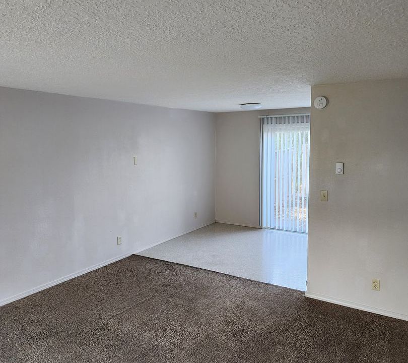 950jun 950 Juniper St Junction City, OR Zillow Apartments for