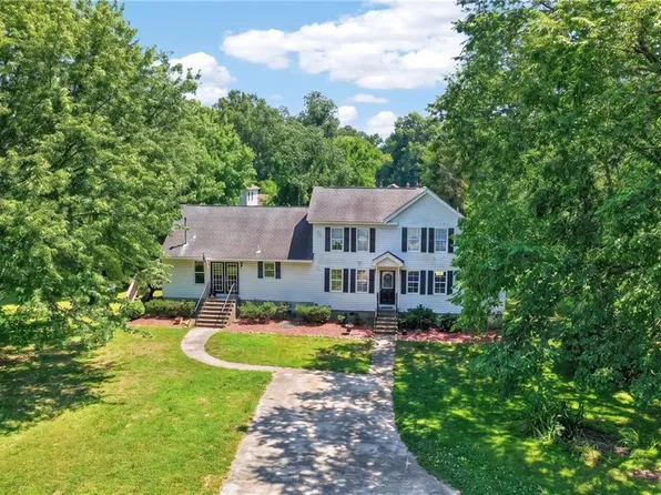 12 Holston Ln, Hampton, VA 23664
