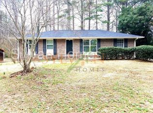 1334 La Belle St, Jonesboro, GA 30238