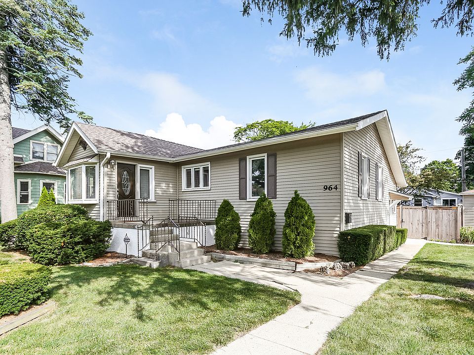 1st image of 964 Prairie Ave