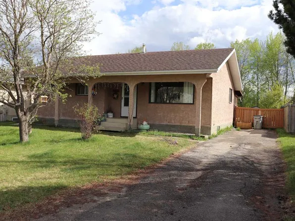5707 N 9th Ave, Edson, AB T7E 1J4