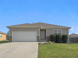 17187 Kill Creek Rd, Gardner, KS 66030