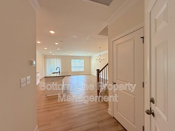 5th image of 4029 Black Ct