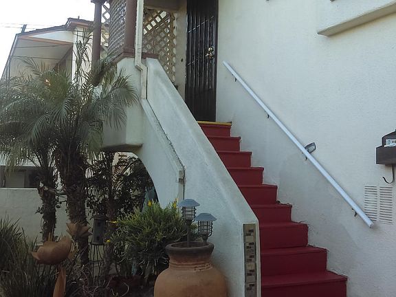 2nd image of 4052 Hamilton St