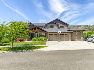 123 Monterey Dr, Medford, OR