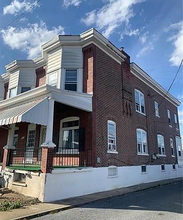 2nd image of 1213 W Allen St
