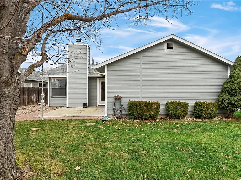 4245 S Danridge Ave — Photo 32