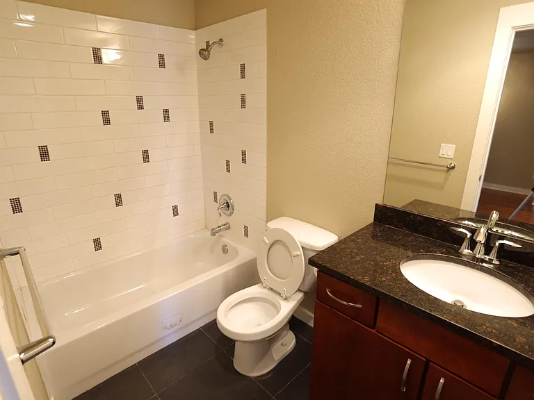 840 NE 125th St #303 — Photo 7