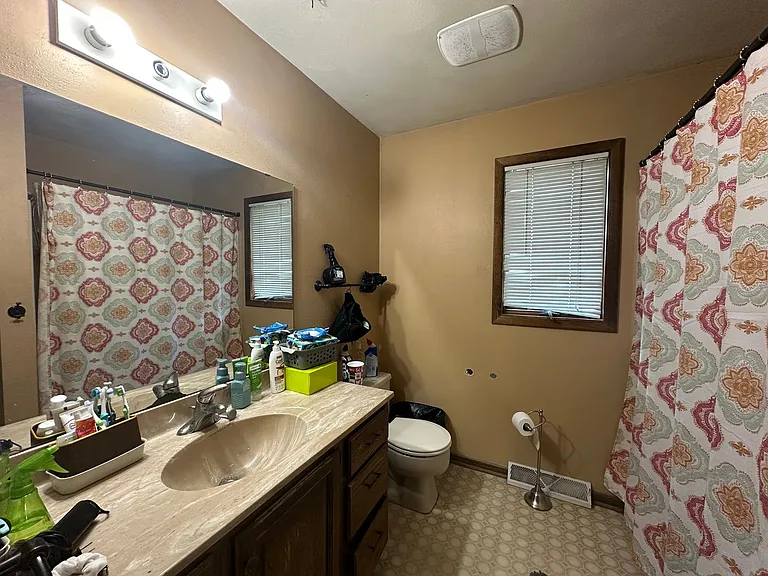 1122-1124 Waunakee Duplex — Photo 18