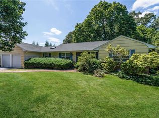 26 Glen Way, Cold Spring Harbor, NY 11724