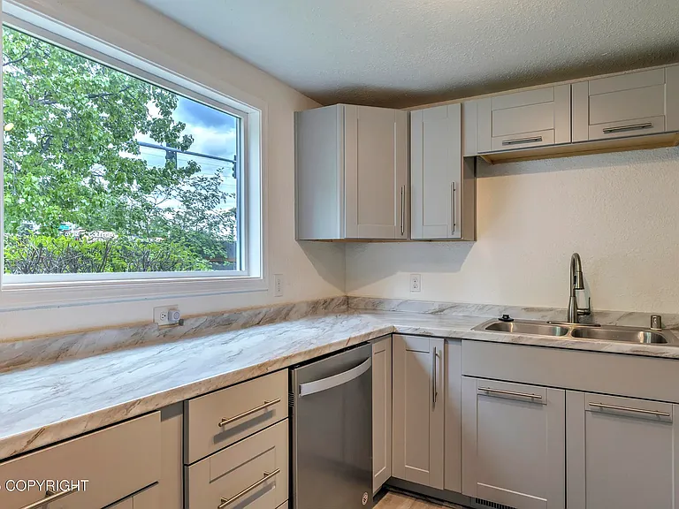 2701 Lake Otis Pkwy — Photo 7
