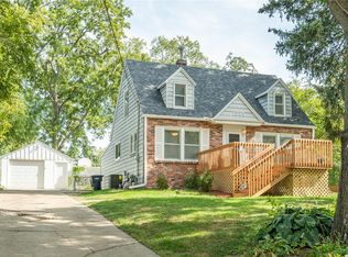 1935 68th St, Windsor Heights, IA 50324