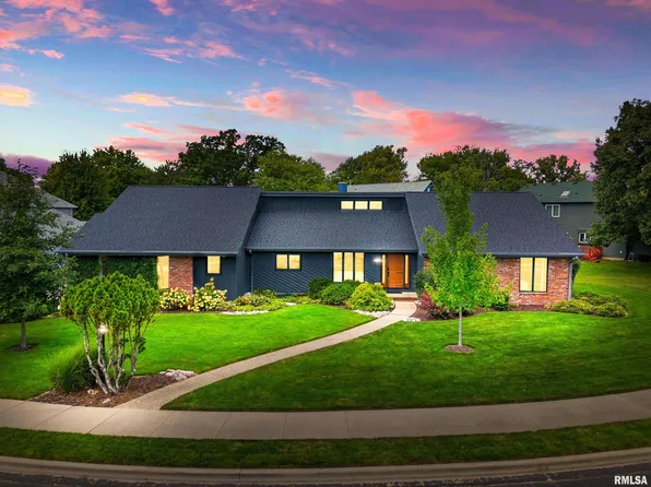 827 W Butterfield Dr, Peoria, IL 61614