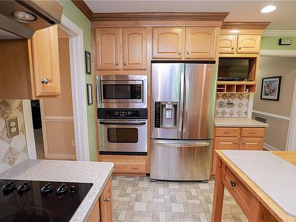5th image of 12210 Diamond Hill Dr