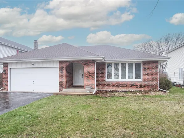 134 S Emerald Ave, Mundelein, IL 60060